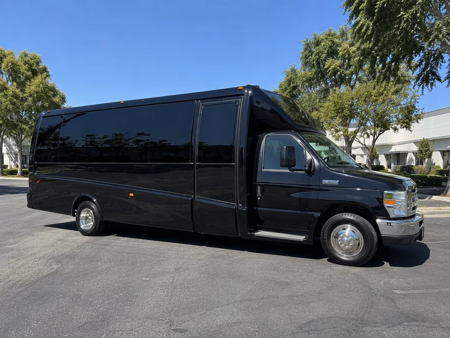 richardson corporate retreat shuttle bus rentals